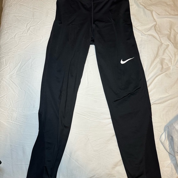 Nike Black Leggings with White Logo - Picture 4 of 4